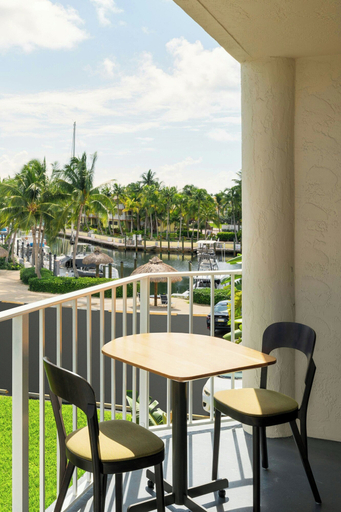 Food & Drinks 5, Courtyard by Marriott Key Largo, Monroe