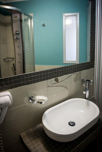 Bathroom 5, Amfitriti Palazzo, Peloponnese