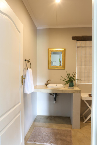 Bathroom 3, Springvale Farm, Umgungundlovu
