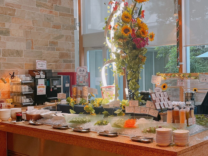 Food & Drinks 17