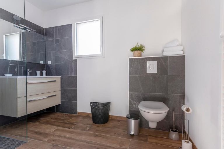 Bathroom 3, Gite des Ormeaux - Avec piscine partagee, Côtes-d'Armor