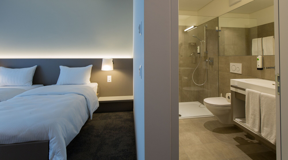 Bedroom 4, b smart motel Landquart, Landquart
