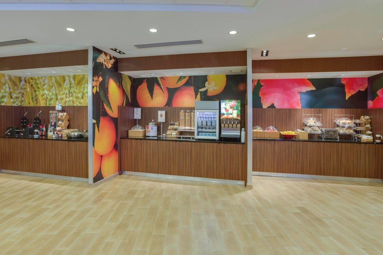 Food & Drinks 5, Fairfield Inn & Suites by Marriott Fort Lauderdale Downtown, Broward
