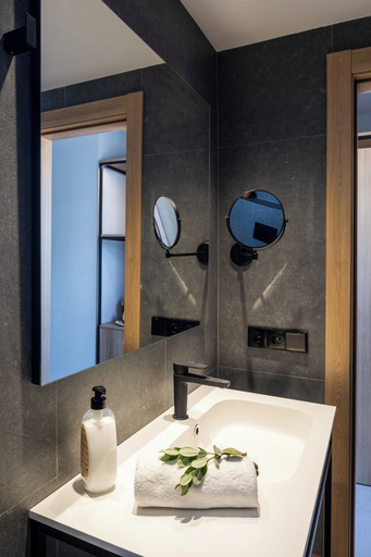 Bathroom 5, Aparthotel Casita Blanca - Adults Only, Baleares