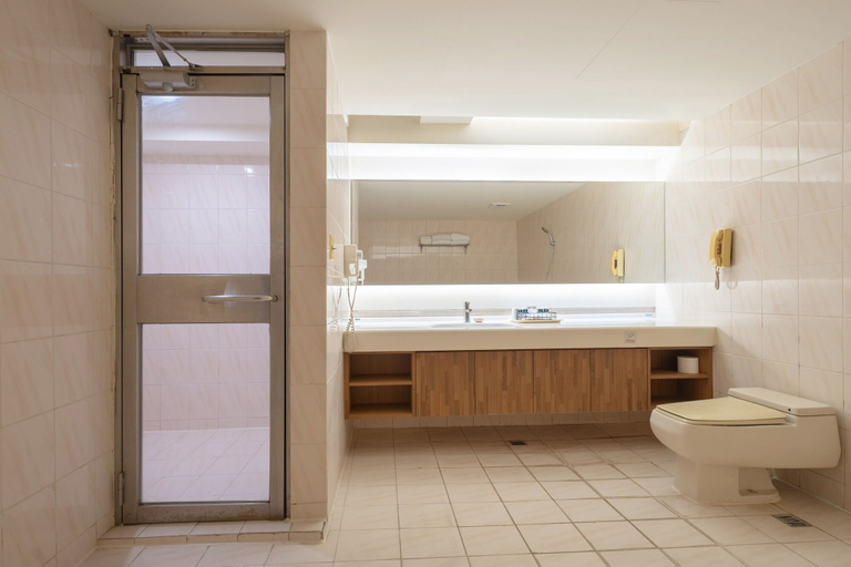 Bathroom 5, Hamilton Hotel, Taichung