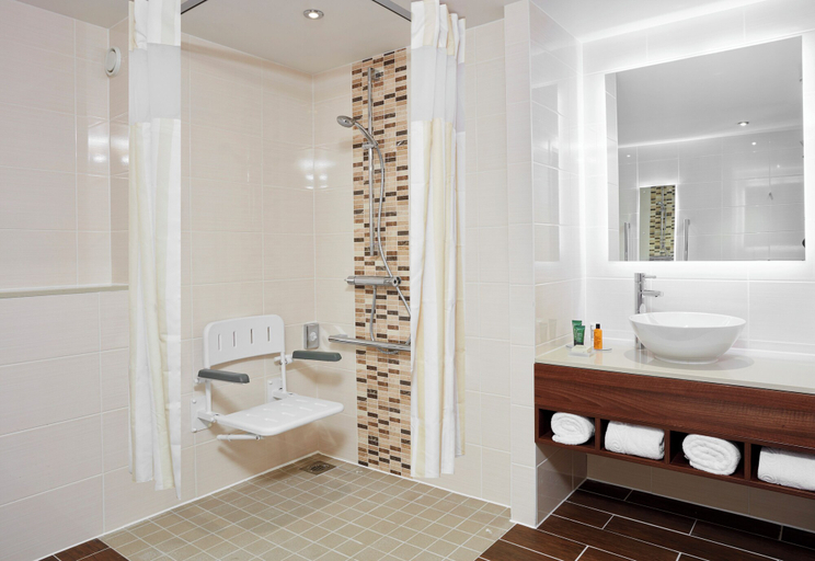 Bathroom 5, Hilton Garden Inn Sunderland, Sunderland