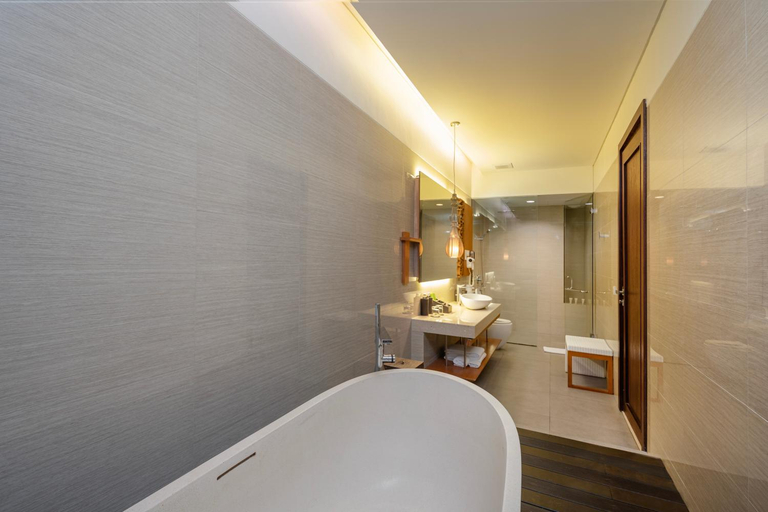 Bathroom 18