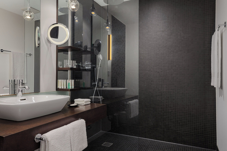 Bathroom 5, Le Méridien Grand Hotel Nürnberg, Nürnberg