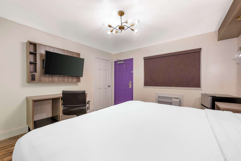 Bedroom 4, Hotel on Monroe, BW Signature Collection, Monroe