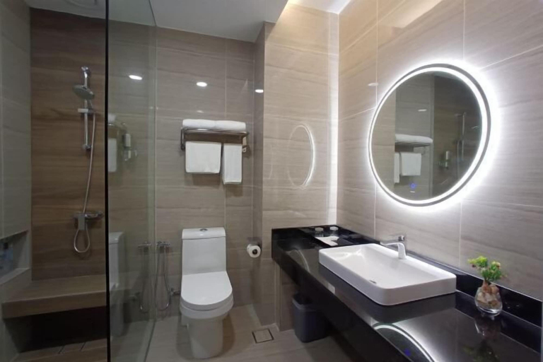Bathroom 14