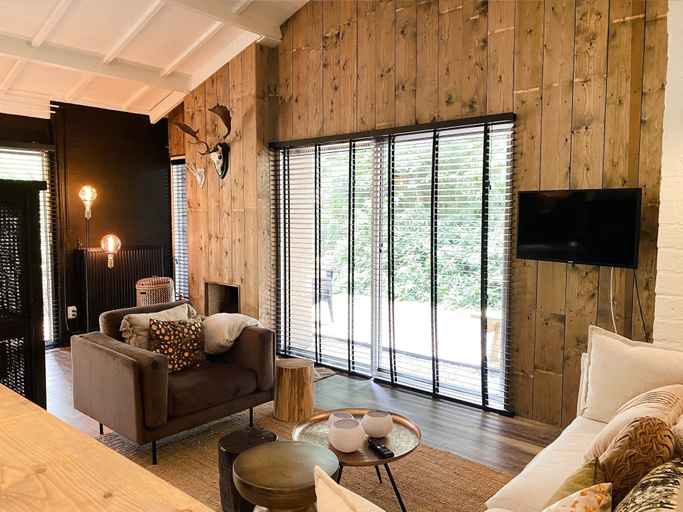 Living room 2, Holiday Home in Rheezerveen With Sauna, Hardenberg