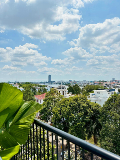 Others 5, Hula Hotel, Cái Răng