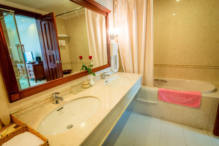 Bathroom 5, Saigon Kim Lien Hotel Vinh, Vinh