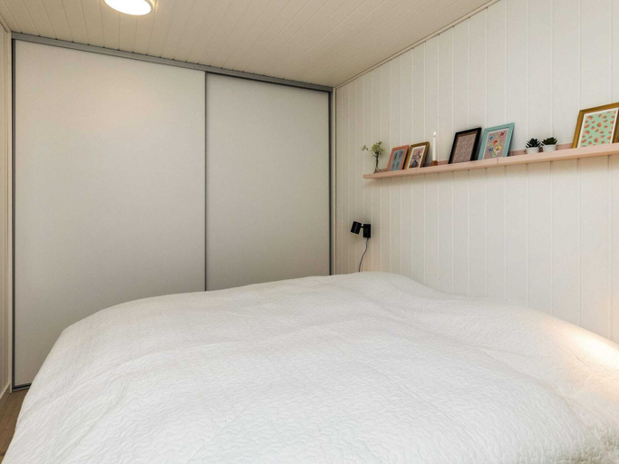 Bedroom 3, 4 Person Holiday Home in Blavand, Varde