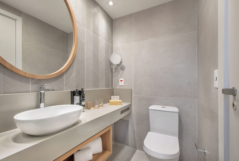 Bathroom 17