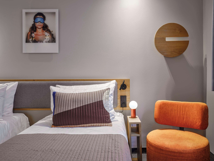 Bedroom 25