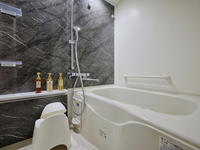 Bathroom 9