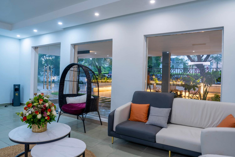 Public Area 2, No 33 Lodge, Kinondoni