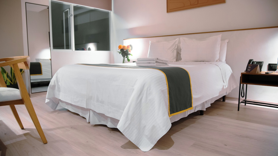 Bedroom 4, Hotel Finlandia, Quito