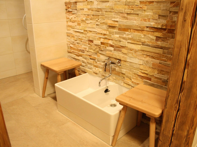 Bathroom 4, Chalet in Leogang Near Ski Slopes, Zell am See