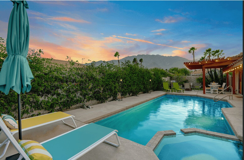 Gobi by Avantstay Pool, Firepit, Permit#5102, Riverside