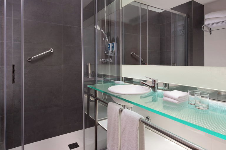 Bathroom 5, Four Points By Sheraton Barcelona Diagonal, Barcelona