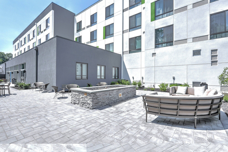 Exterior & Views 2, Courtyard by Marriott Deptford, Gloucester