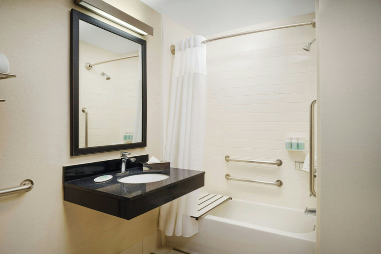 Bathroom 13
