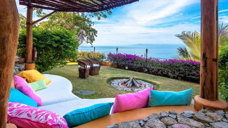 3, Oceanfront 15 Bedroom Villa for 34 Guests, Puerto Vallarta