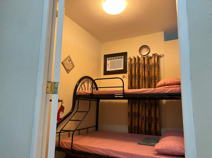 Bedroom, Shiels Place Right Beside Enchanted Kingdom, Santa Rosa City