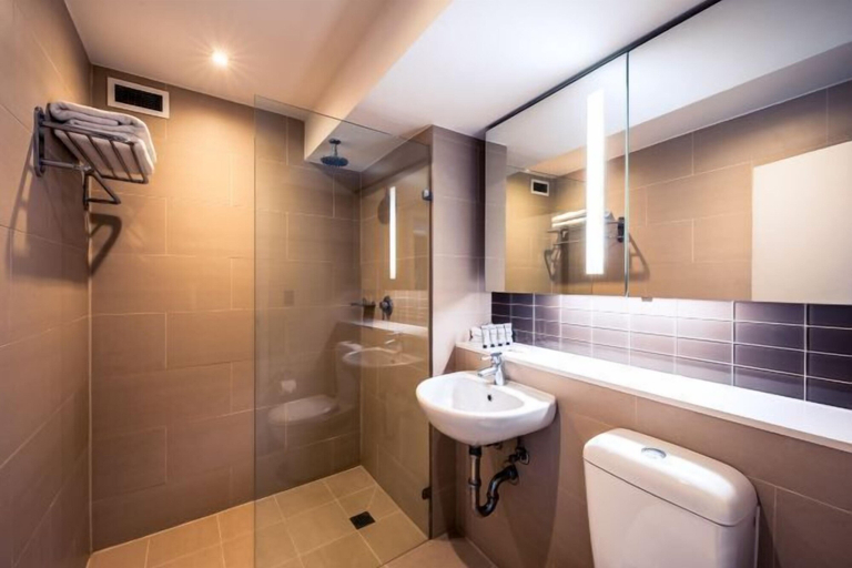 Bathroom 12