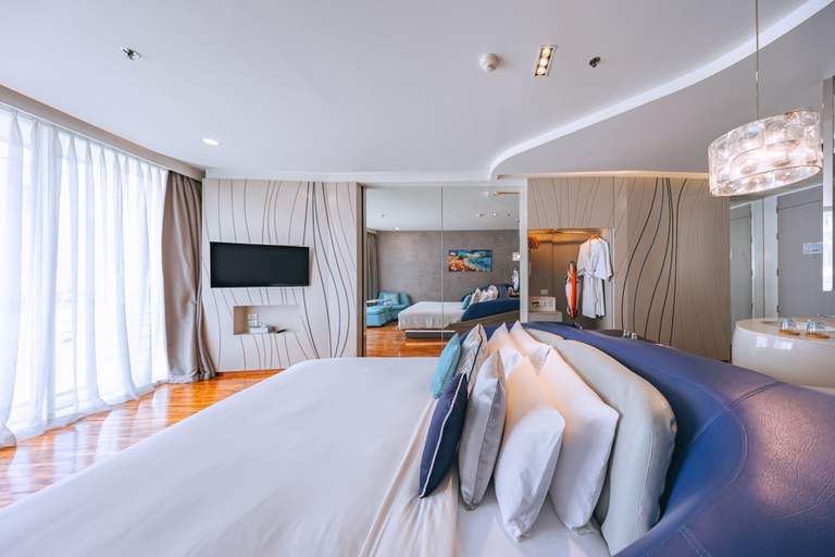 Bedroom 3, Hotel Baraquda Pattaya By Heeton, Pattaya