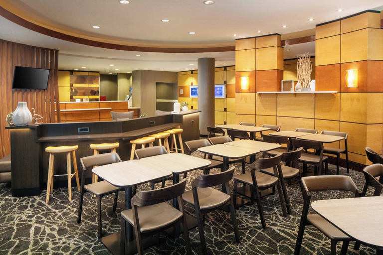 Food & Drinks 5, SpringHill Suites by Marriott Savannah I-95, Chatham