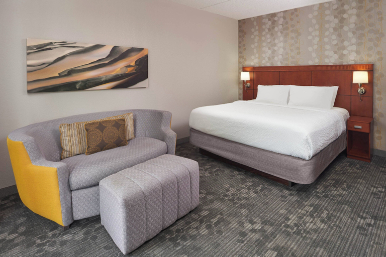 Bedroom 3, Courtyard by Marriott Chicago Wood Dale, Dupage