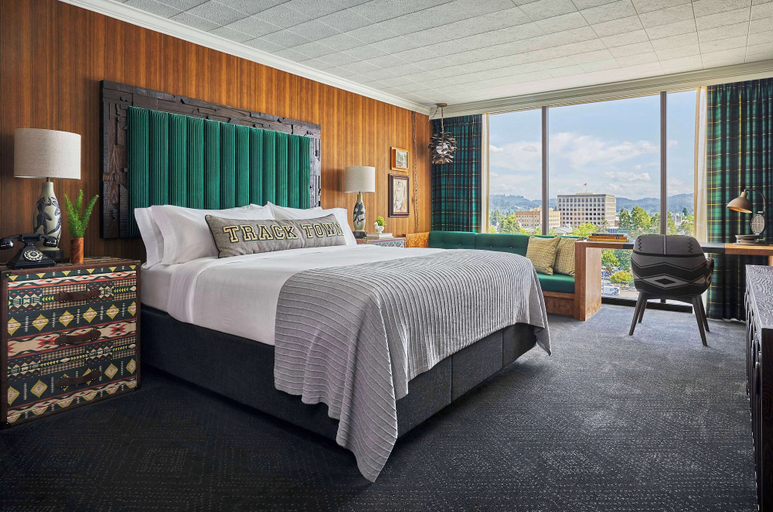 Bedroom 4, Graduate by Hilton Eugene, Lane