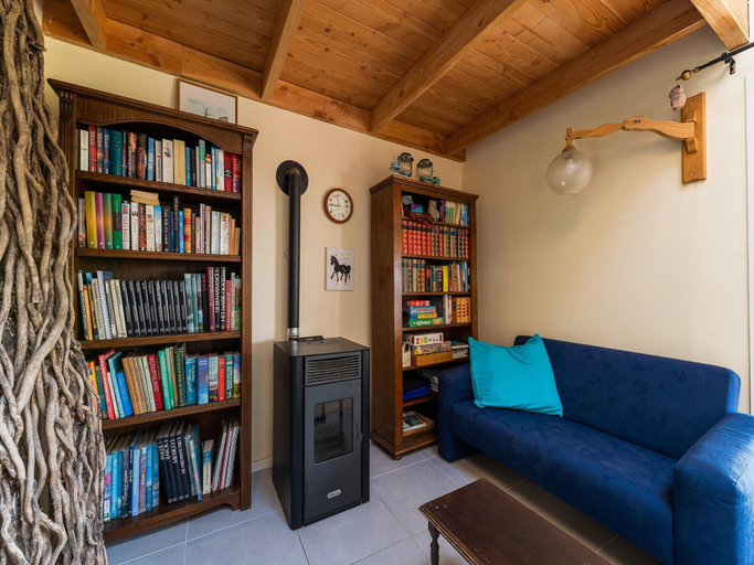 Living room 3, Amazing Holiday Home With Spacious Garden, Tholen