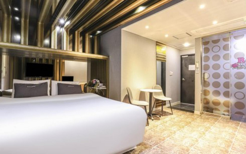 Bedroom 2, Gyeongju Rose Hotel Hwangni Dan-gil Branch, Gyeongju