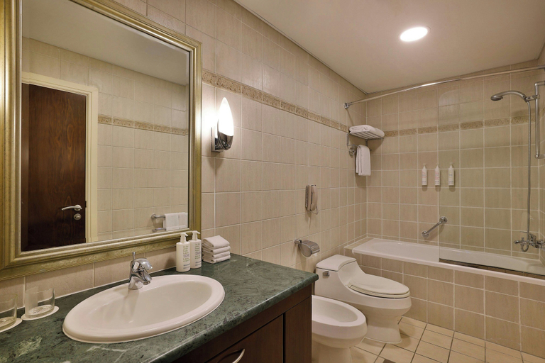 Bathroom 5, Marriott Executive Apartments Dubai Creek, Dubai