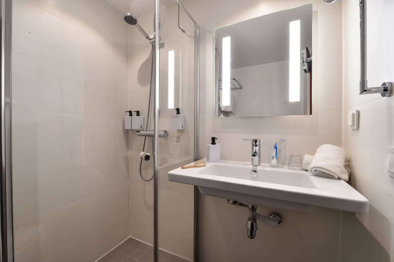 Bathroom 3, Scandic Star, Lund
