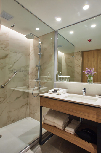 Bathroom 5, Pullman Lima Miraflores, Lima