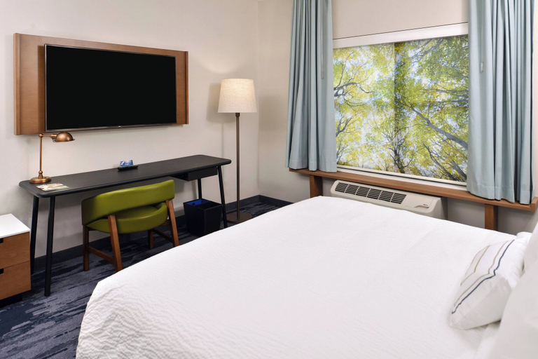 Bedroom 3, Fairfield Inn & Suites by Marriott Canton, Saint Lawrence