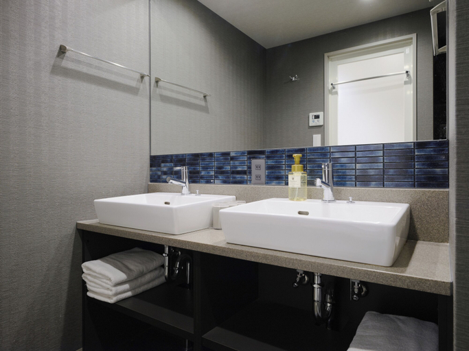 Bathroom 15