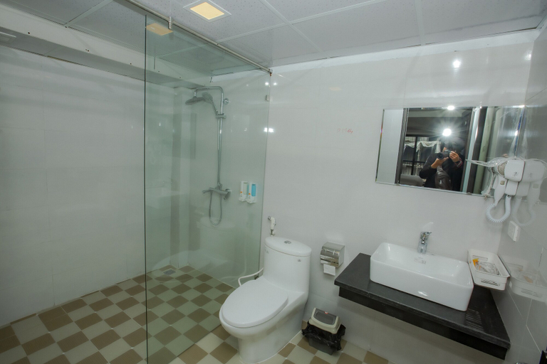 Bathroom 5, Sapa King Hotel, Sa Pa