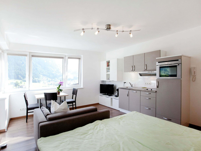 Others 3, Apartment With Terrace in Kaprun, Salzburg, Zell am See