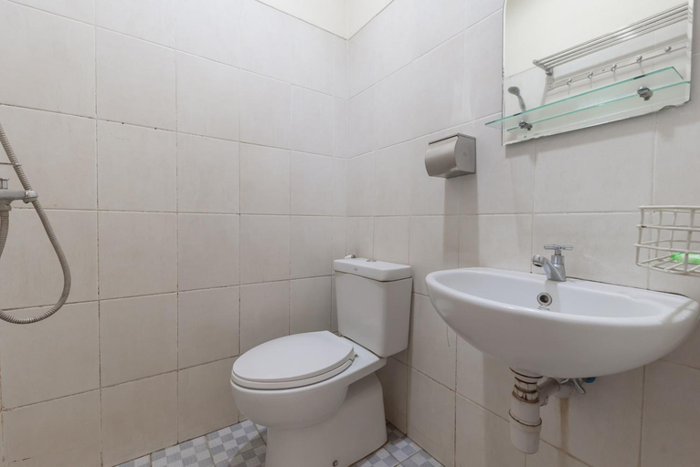Bathroom 9