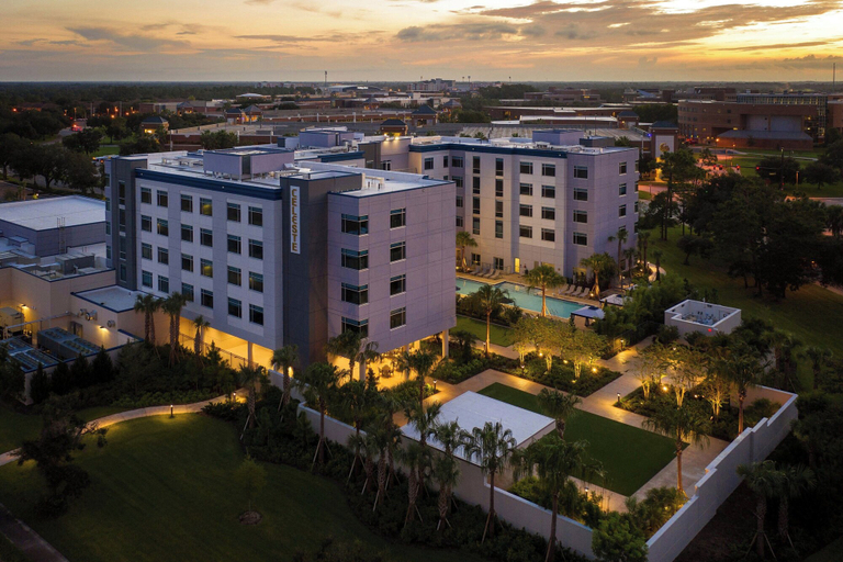Exterior & Views