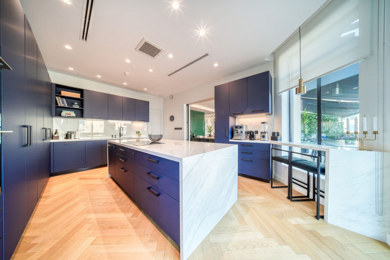 Room 4, Modern 3BR Palm Penthouse w Private Plunge Pool, Dubai