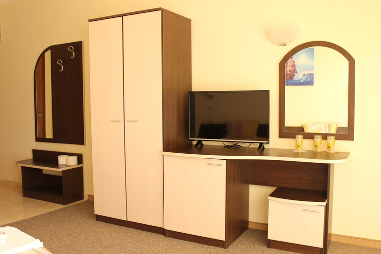 Bedroom 3, Sunny Paradise Family Hotel, Primorsko