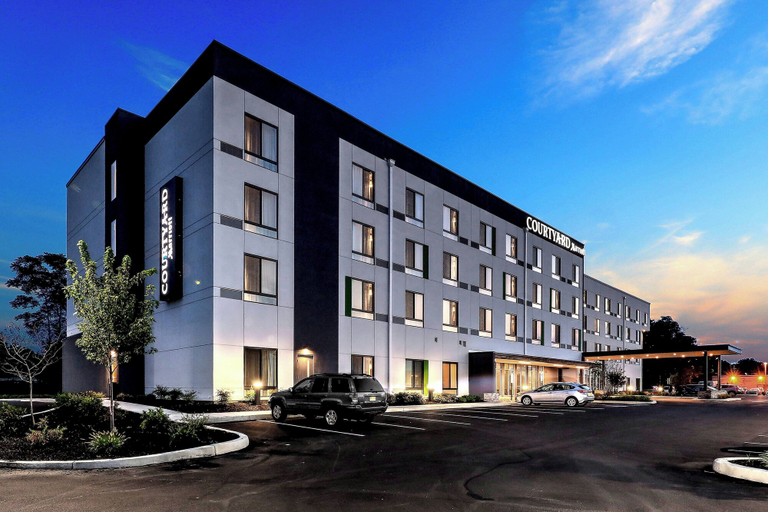 Exterior & Views 2, Courtyard by Marriott Deptford, Gloucester