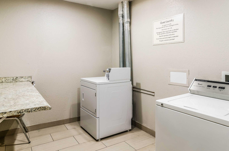 Bathroom 5, Quality Inn & Suites Westminster - Broomfield, Jefferson